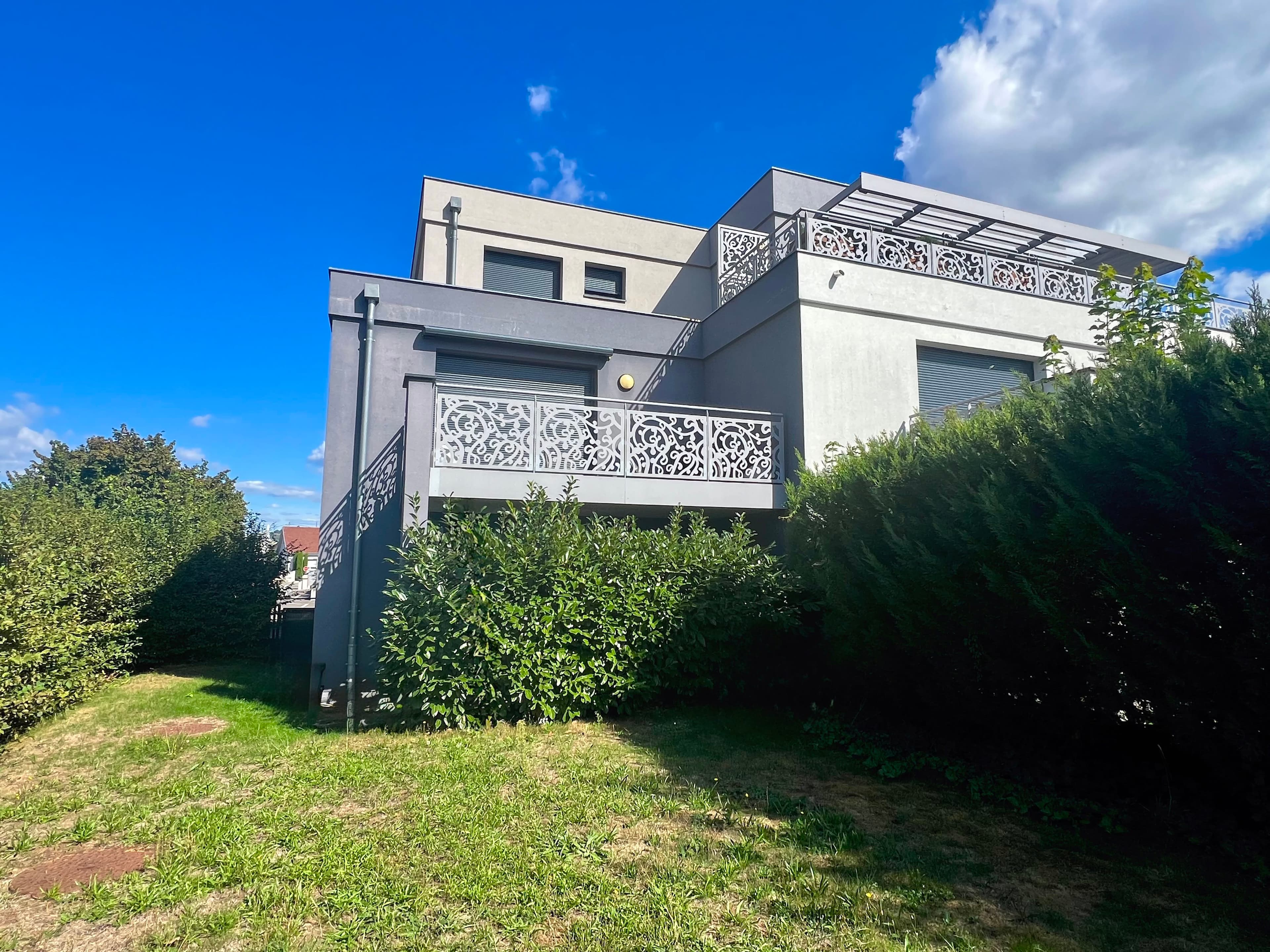 F2 avec exceptionnel jardin de 199 m², garage et parking — appartement à Village-Neuf