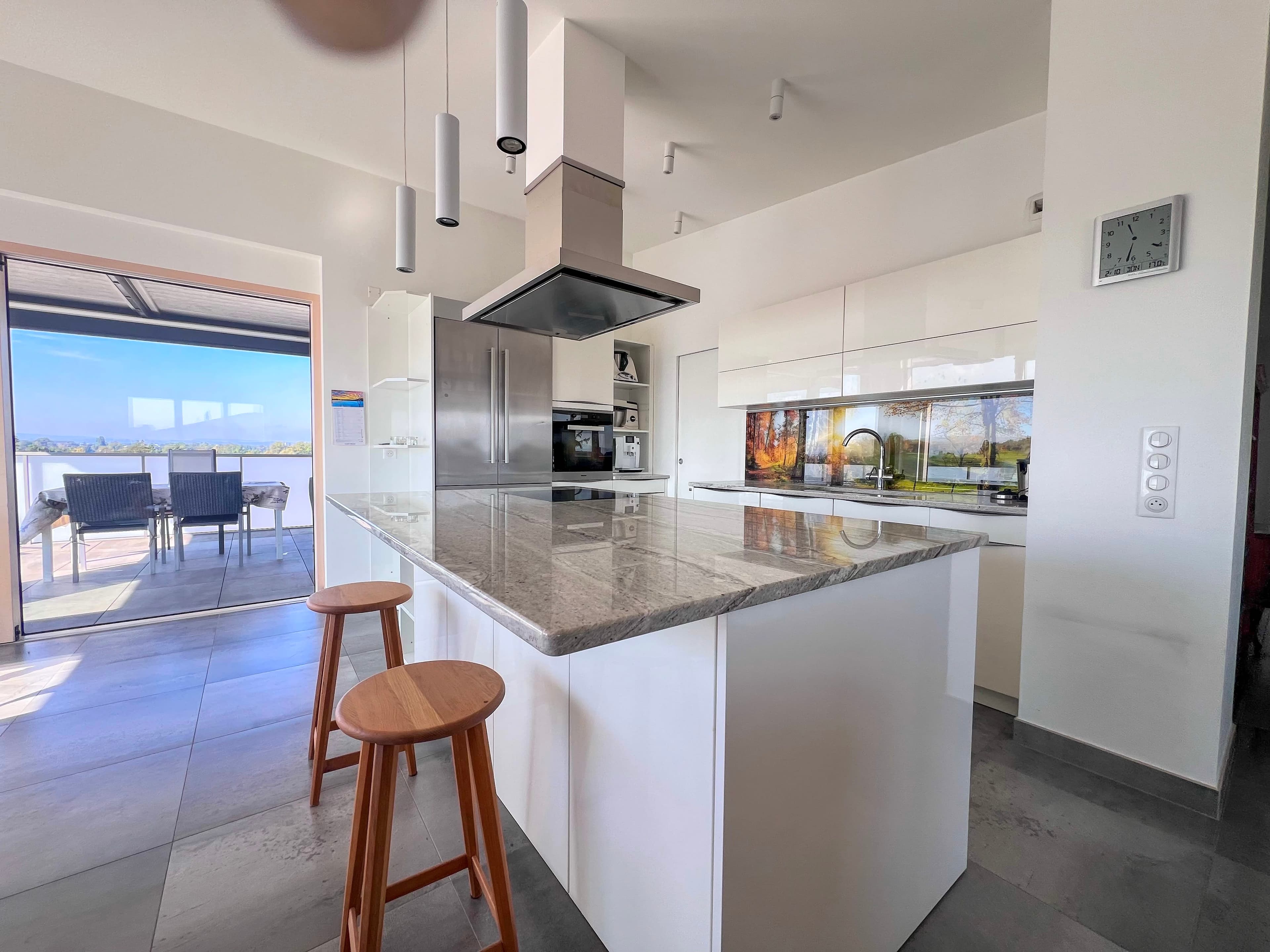 Au coeur de Village-Neuf, un attique plein ciel avec une vue imprenable — appartement à Village-Neuf